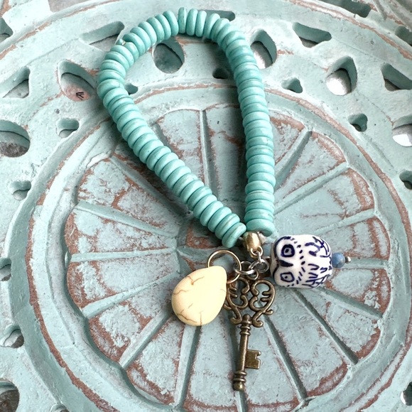 Alquimia Turquoise and Red Beaded Bracelet Set - Picture 5 of 12